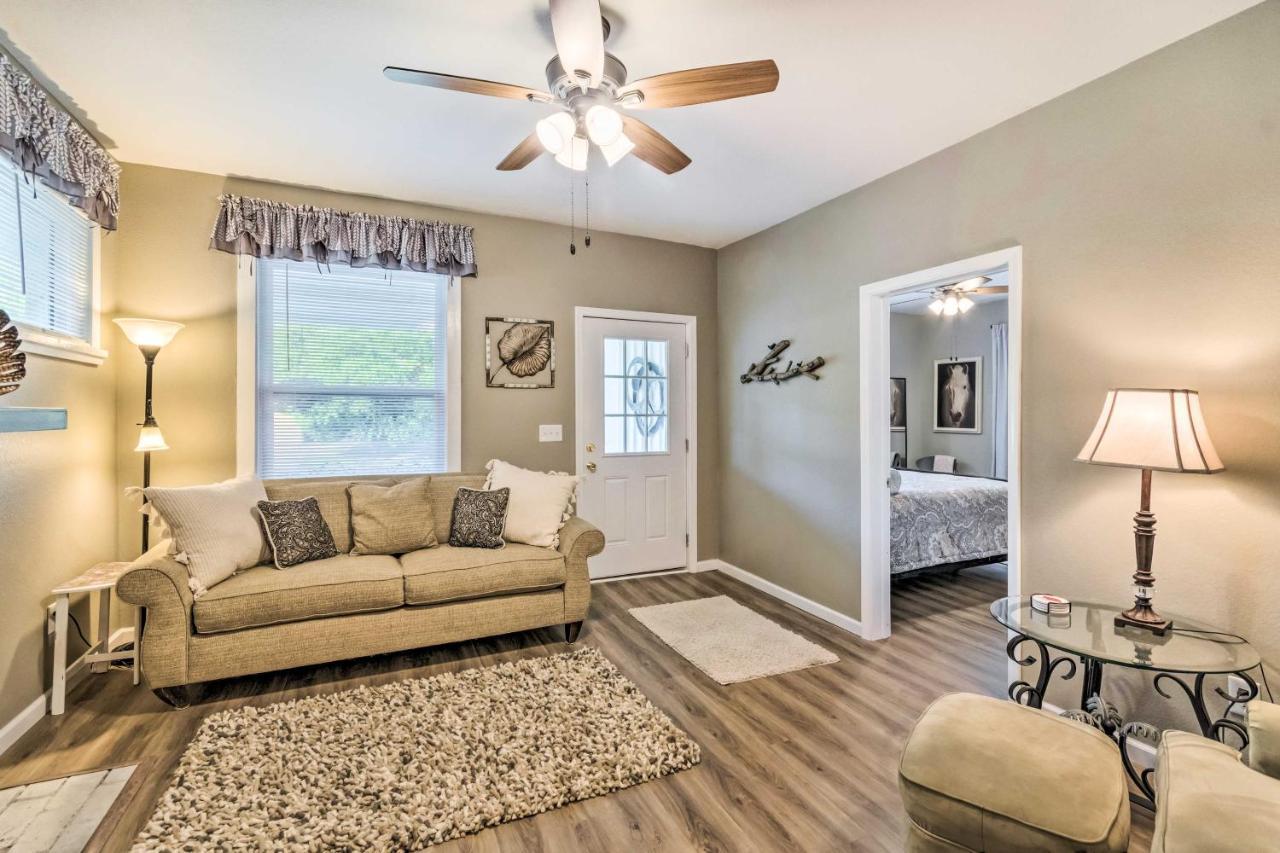 Remodeled Downtown Hot Springs Home With Porch Exterior photo