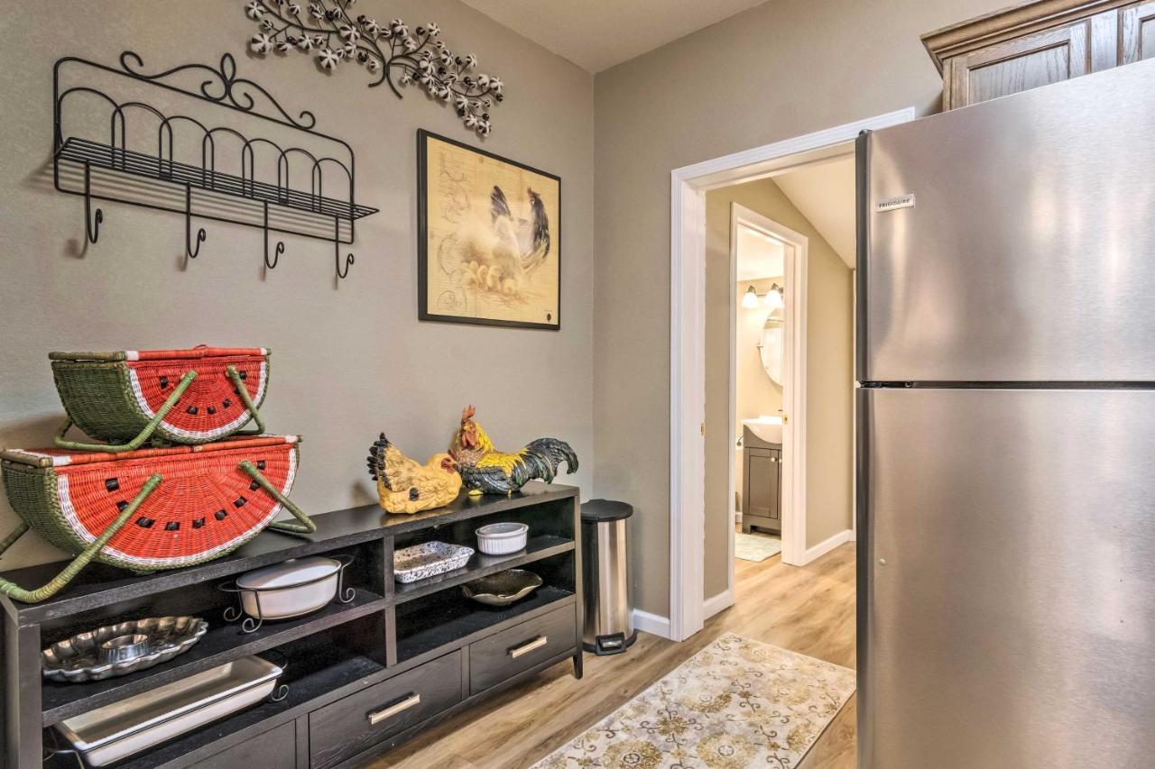 Remodeled Downtown Hot Springs Home With Porch Exterior photo