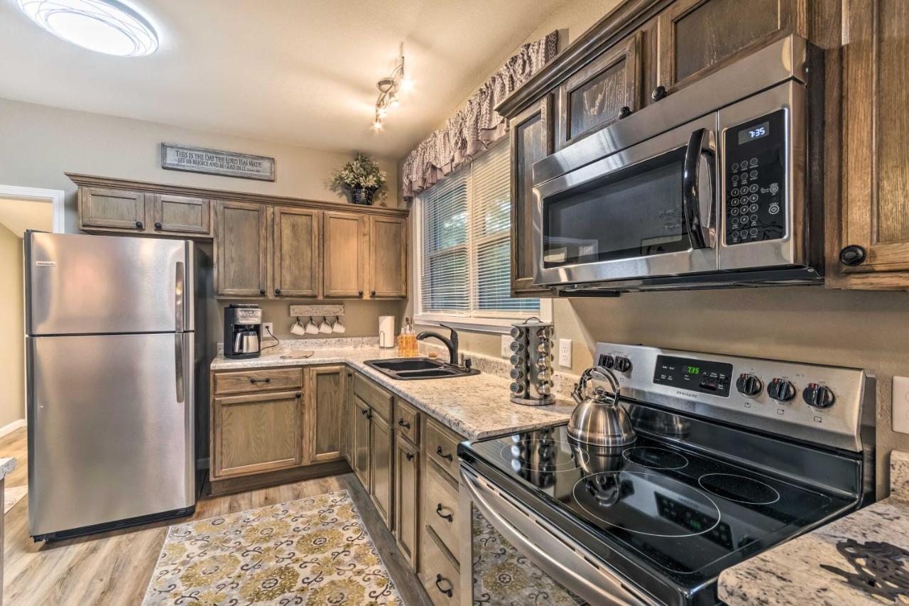 Remodeled Downtown Hot Springs Home With Porch Exterior photo