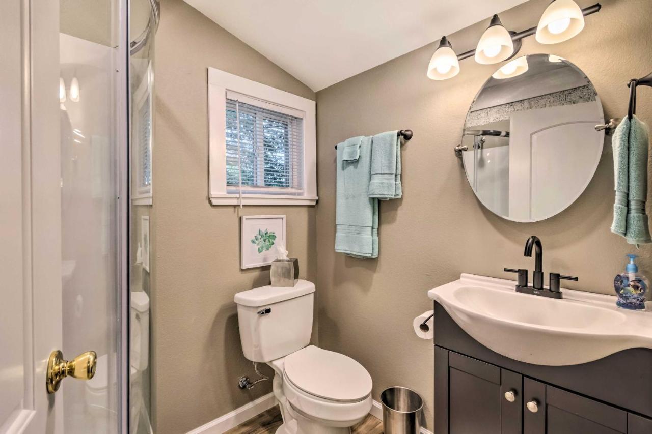 Remodeled Downtown Hot Springs Home With Porch Exterior photo